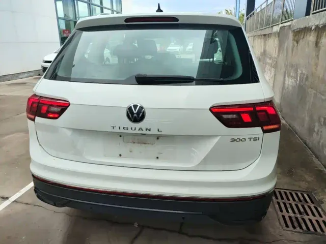 Volkswagen Tiguan L — Фото автомобиля 5
