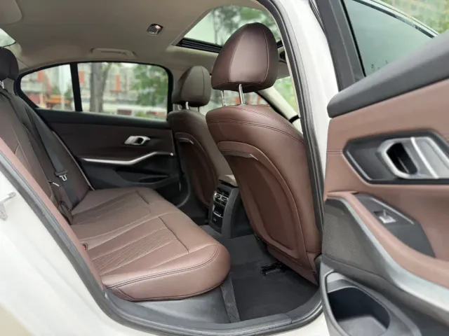 BMW 3 Series — Фото автомобиля 11