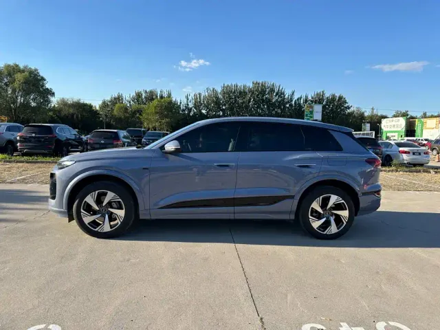 Audi Q6L e-tron — Фото автомобиля 7