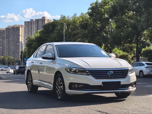 Volkswagen Lavida — Фото автомобиля 3