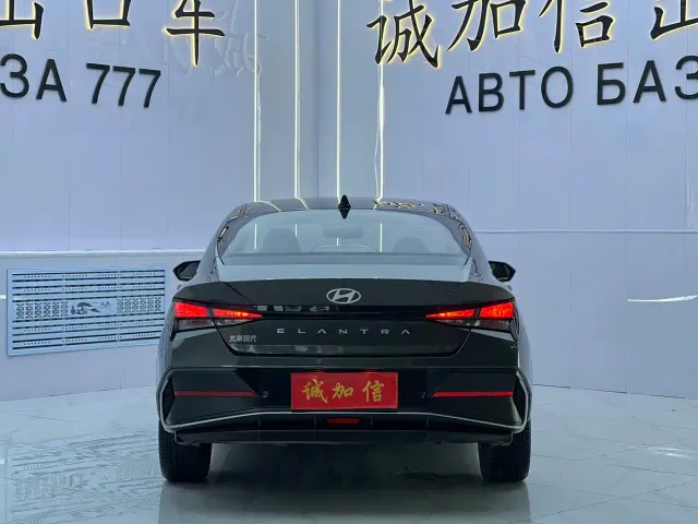 Hyundai Elantra — Фото автомобиля 5