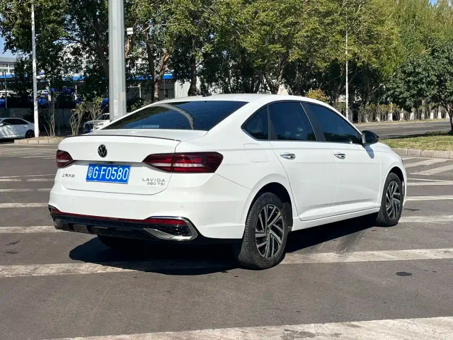 Volkswagen Lavida — Фото автомобиля 14