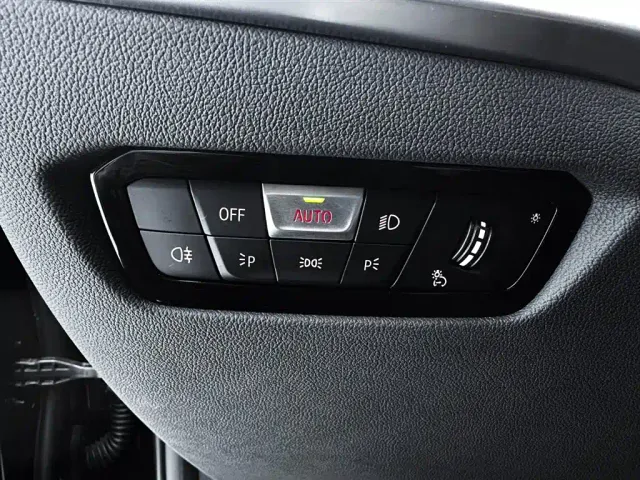 BMW 3 Series — Фото автомобиля 24