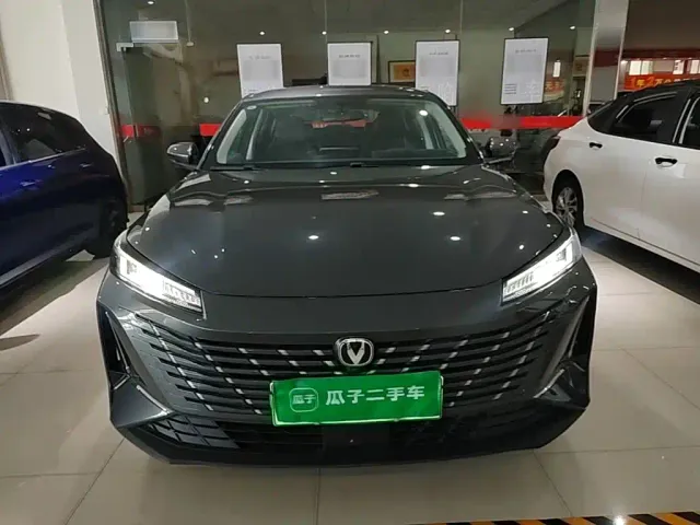 Changan Eado PHEV — Фото автомобиля 2