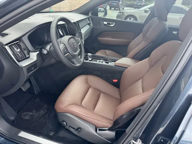 Volvo XC60 — Фото автомобиля 7