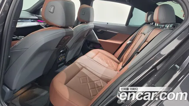 BMW 5 Series G60 — Фото автомобиля 17