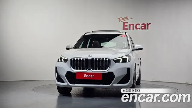 BMW X1 U11 — Фото автомобиля 3