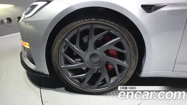 Tesla Model S — Фото автомобиля 2