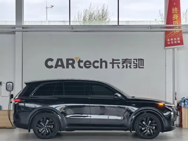 Li Auto L8 — Фото автомобиля 4