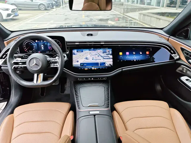 Mercedes-Benz E-Class — Фото автомобиля 20