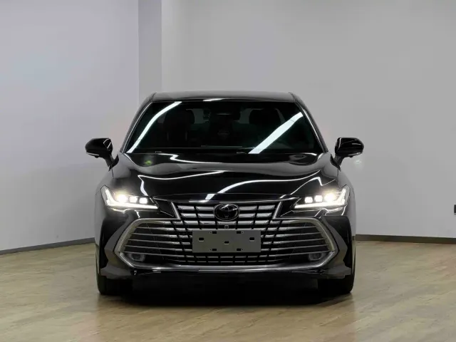 Toyota Avalon — Фото автомобиля 2