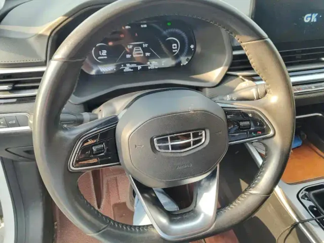 Geely Emgrand — Фото автомобиля 15