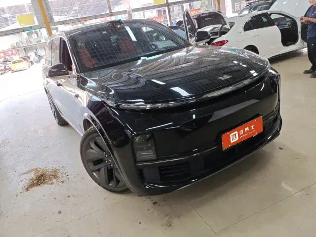 Li Auto L9 — Фото автомобиля 2