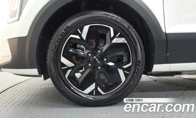 Kia Niro — Фото автомобиля 5