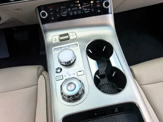 Genesis GV70 — Фото автомобиля 13