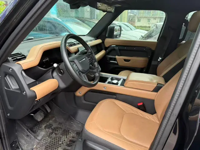 Land Rover Defender — Фото автомобиля 4