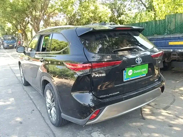 Toyota Highlander — Фото автомобиля 4