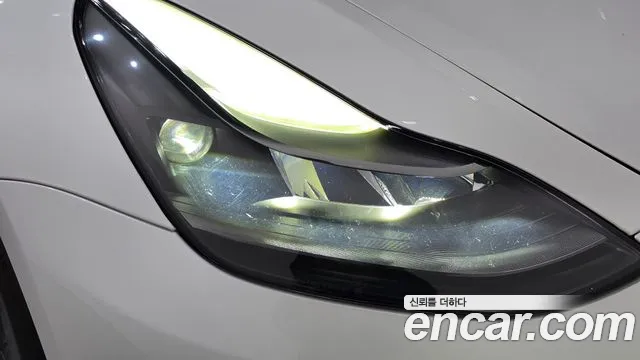 Tesla Model 3 — Фото автомобиля 7