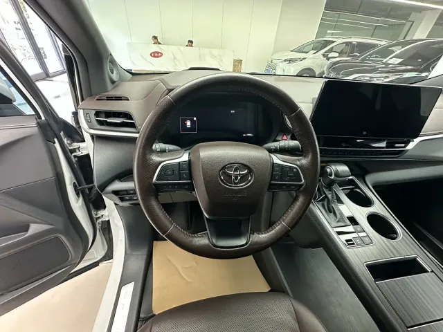 Toyota Granvia — Фото автомобиля 7