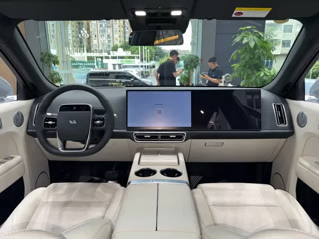 Li Auto L7 — Фото автомобиля 7