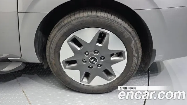 Hyundai Staria Staria Tourer 9 мест — Фото автомобиля 5