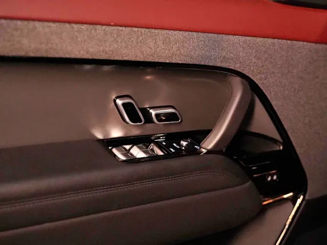 Land Rover Range Rover Sport — Фото автомобиля 11