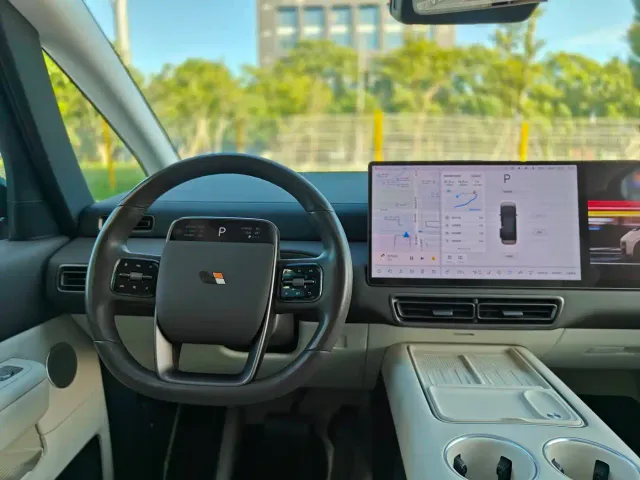 Li Auto MEGA — Фото автомобиля 13