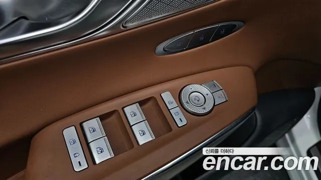 Genesis GV70 — Фото автомобиля 23