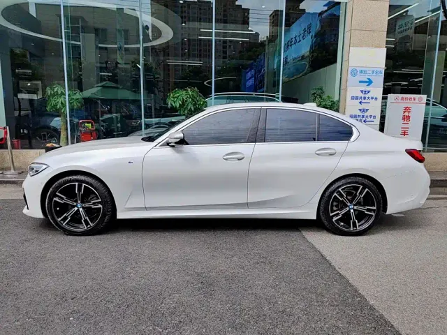 BMW 3 Series — Фото автомобиля 3
