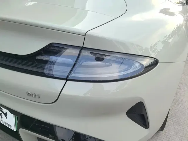 Xiaomi SU7 — Фото автомобиля 20