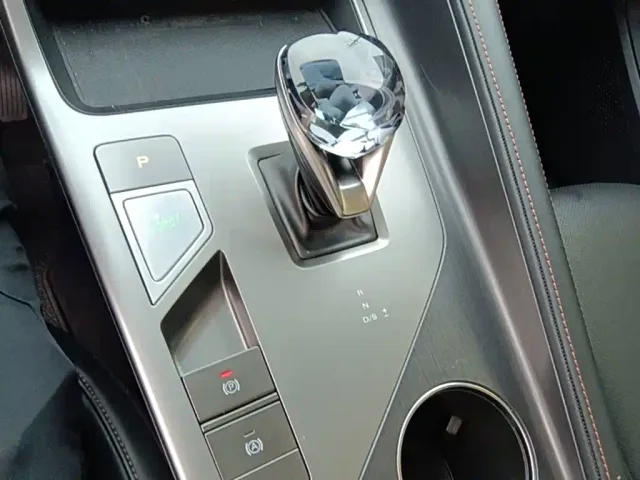 Roewe RX5 — Фото автомобиля 13