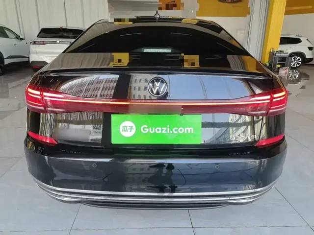 Volkswagen Passat — Фото автомобиля 5
