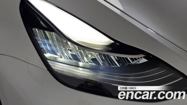 Tesla Model Y — Фото автомобиля 7