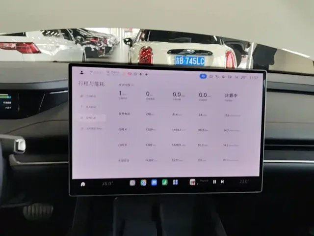 Xiaomi SU7 — Фото автомобиля 12