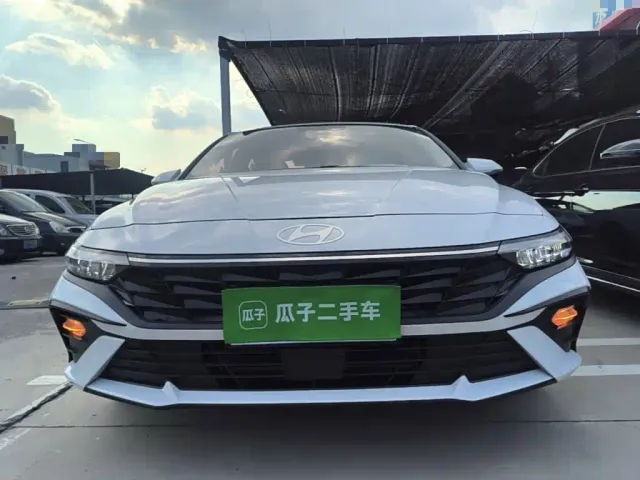 Hyundai Elantra — Фото автомобиля 2
