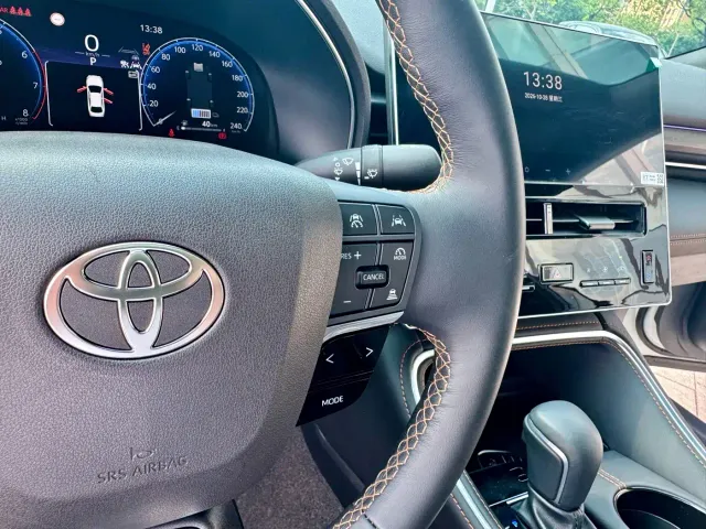 Toyota Avalon — Фото автомобиля 22