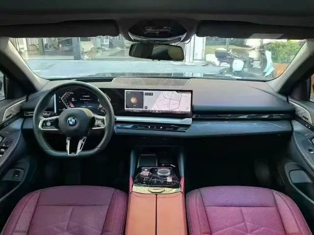 BMW 5 Series — Фото автомобиля 3