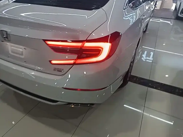 Honda Accord — Фото автомобиля 7