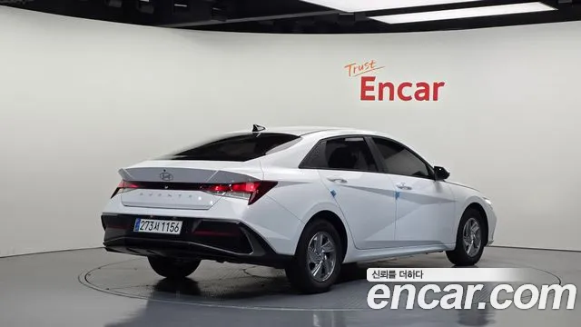 Hyundai Avante CN7 — Фото автомобиля 2