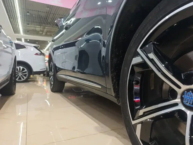 BYD Tang — Фото автомобиля 20