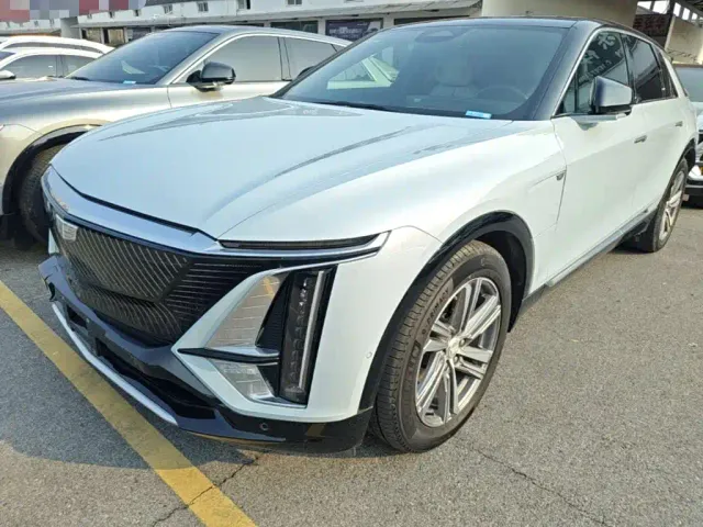 Фотография автомобиля — Cadillac Lyriq