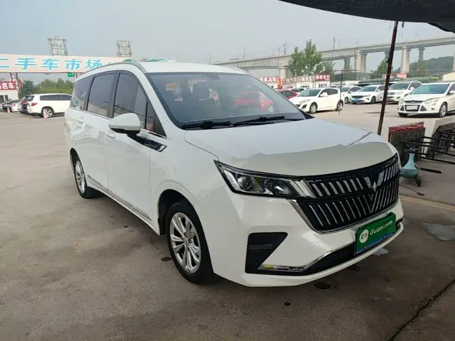 Wuling Jiachen — Фото автомобиля 3