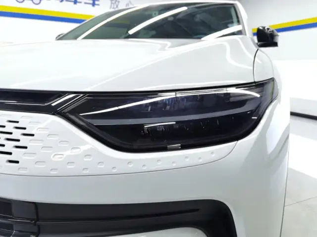 Leapmotor C11 — Фото автомобиля 5