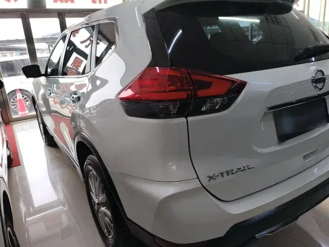 Nissan X-Trail — Фото автомобиля 4