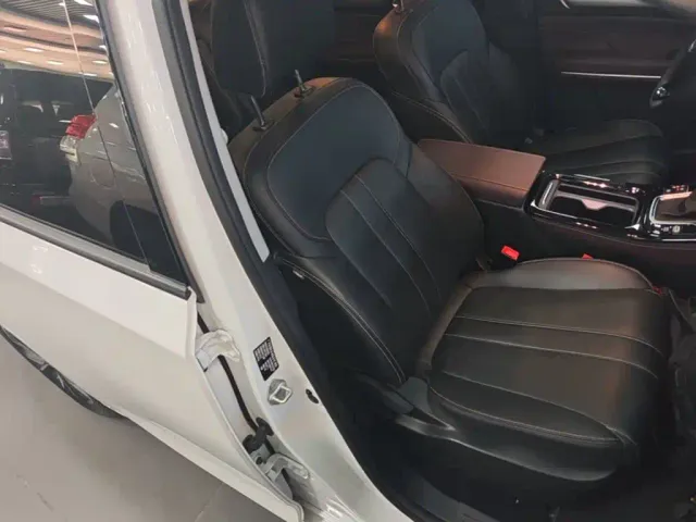GAC Trumpchi M6 — Фото автомобиля 24
