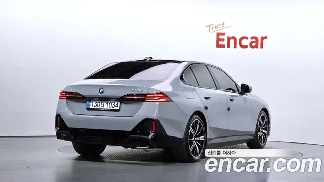 BMW 5 Series — Фото автомобиля 2