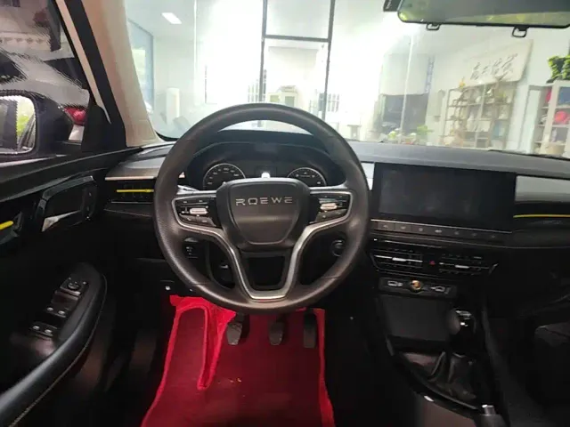 Roewe i5 — Фото автомобиля 10