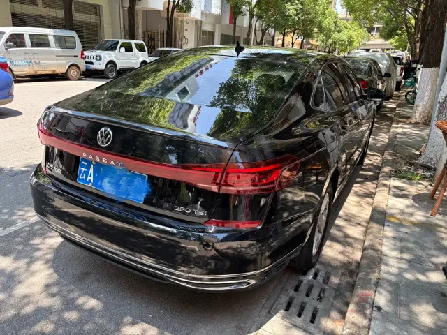 Volkswagen Passat — Фото автомобиля 4