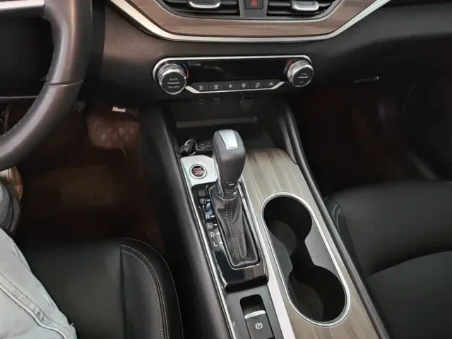 Nissan Teana — Фото автомобиля 13