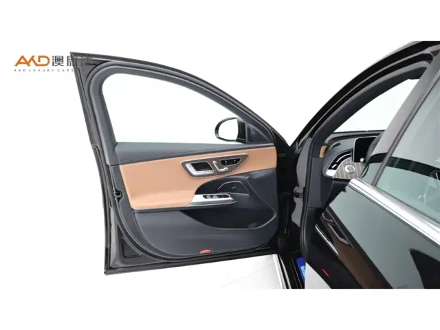 Mercedes-Benz E-Class — Фото автомобиля 10